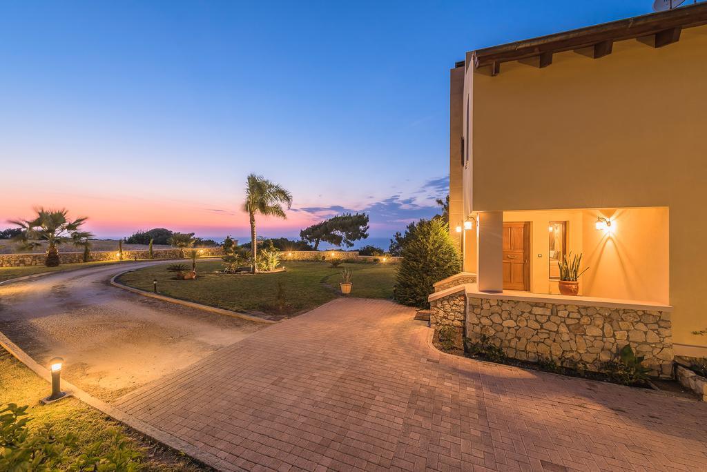 Villa Russelia Kalavárda Exterior foto