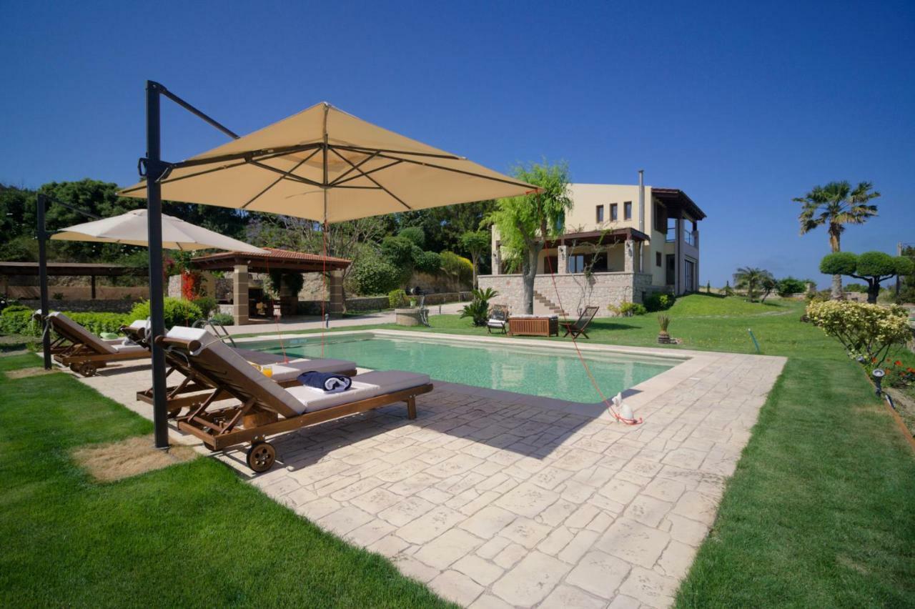 Villa Russelia Kalavárda Exterior foto